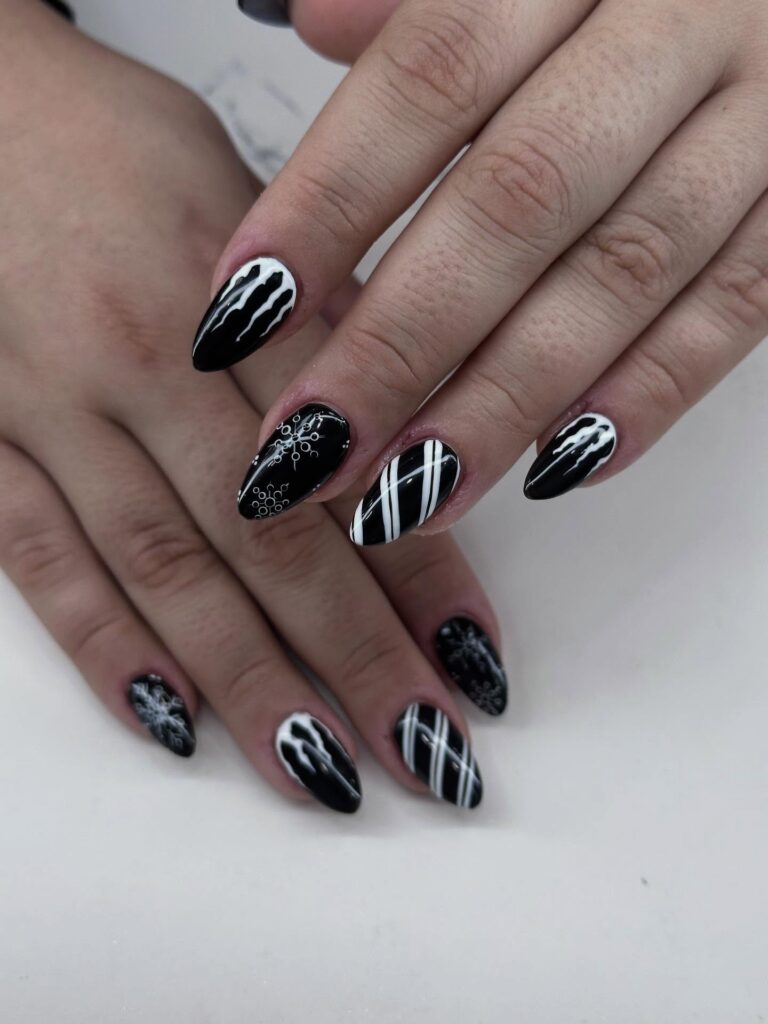 Instagram post from onglesciel. This post is in position 4.