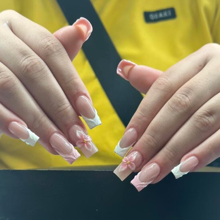 Instagram post from onglesciel. This post is in position 11.