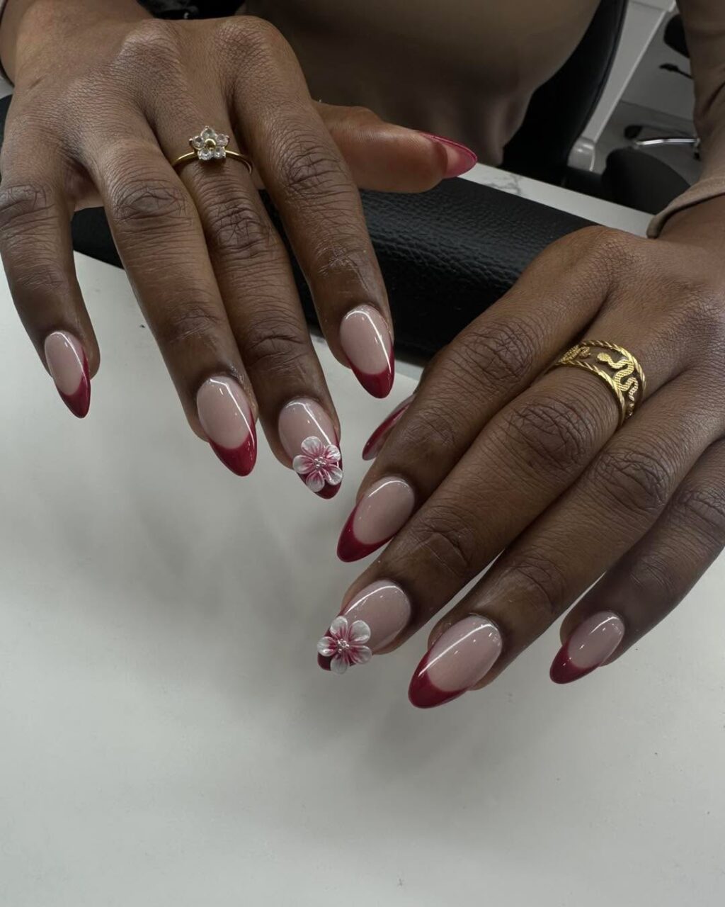 Instagram post from onglesciel. This post is in position 1.