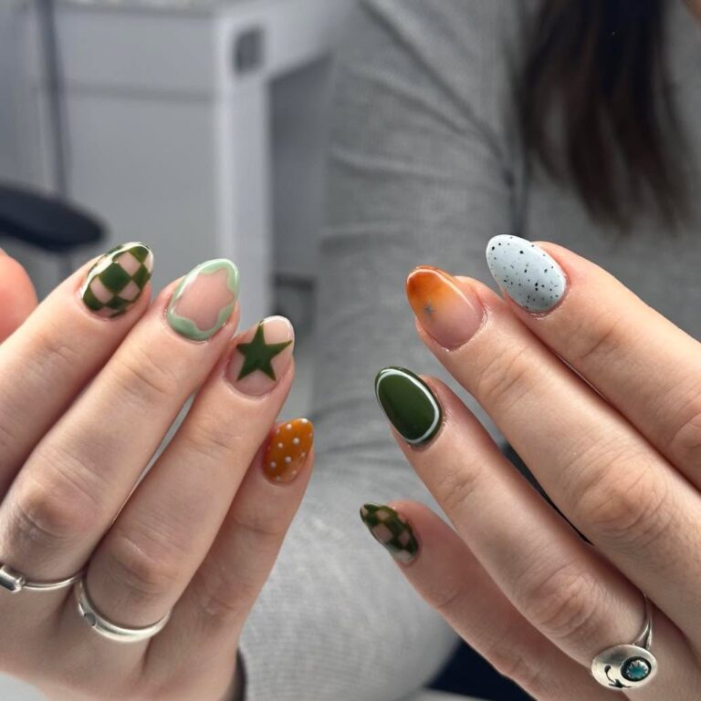 Instagram post from onglesciel. This post is in position 3.