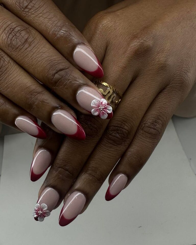 Instagram post from onglesciel. This post is in position 13.