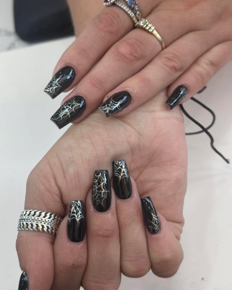 Instagram post from onglesciel. This post is in position 9.